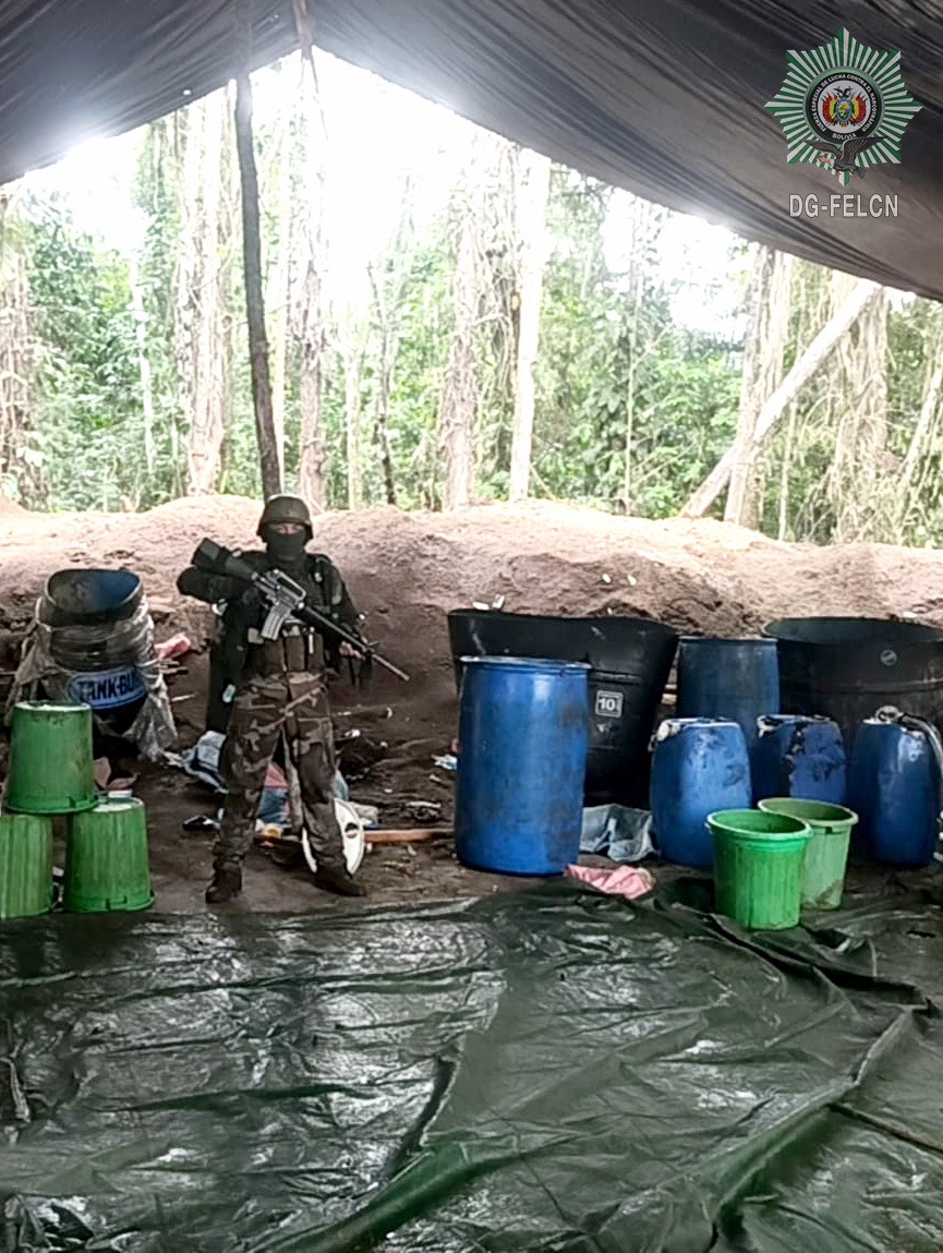 DESTRUCCIÓN E INCINERACIÓN DE FÁBRICAS MÓVILES DE PASTA BASE DE COCAÍNA