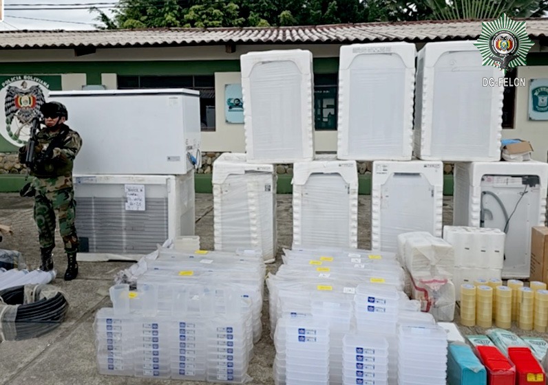 SECUESTRAN PRECURSORES Y EQUIPOS PARA ELABORACIÓN DE CLORHIDRATO DE COCAÍNA