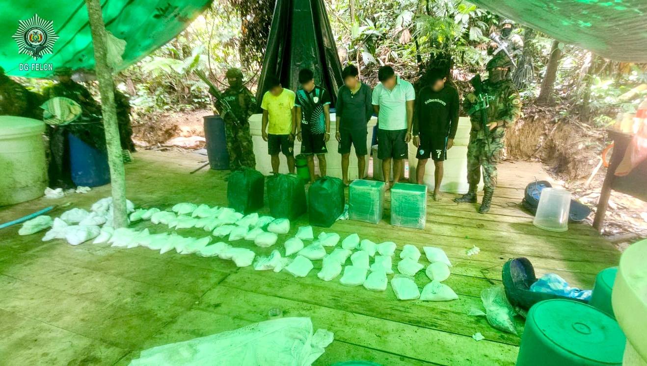 DESTRUCCIÓN E INCINERACIÓN DE LABORATORIO DE COCAÍNA