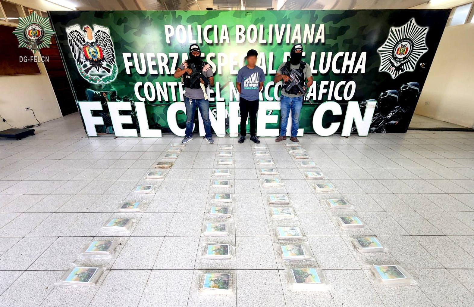 APREHENDIDO POR TRASPORTAR 40 PAQUETES DE PASTA BASE DE COCAÍNA