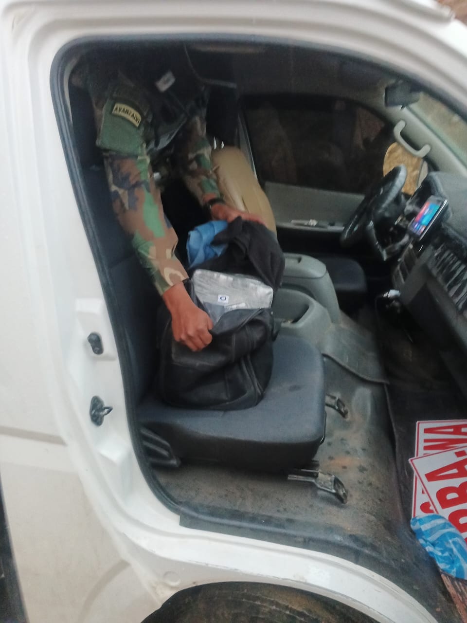 INTERCEPTAN VEHÍCULO CON SUSTANCIAS CONTROLADAS EN TACOPAYA