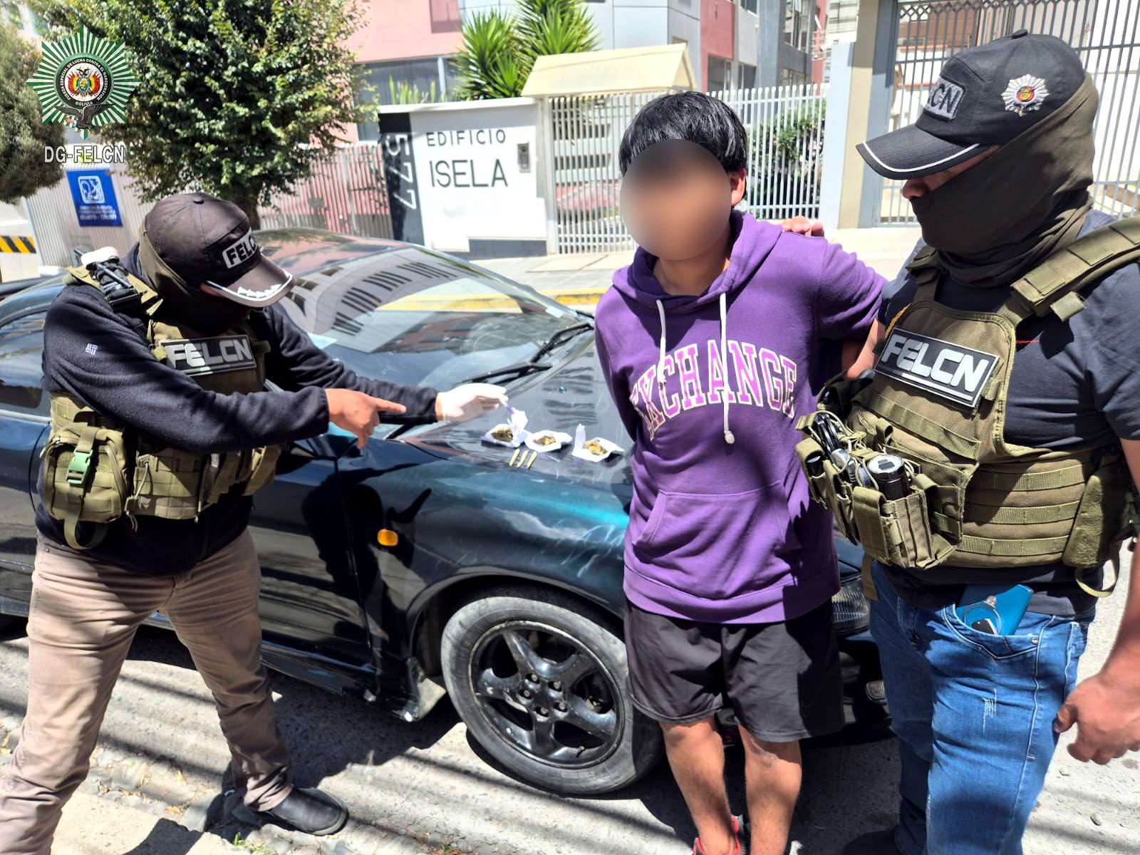 FELCN APREHENDE A UNA PERSONA EN POSESIÓN DE MARIHUANA