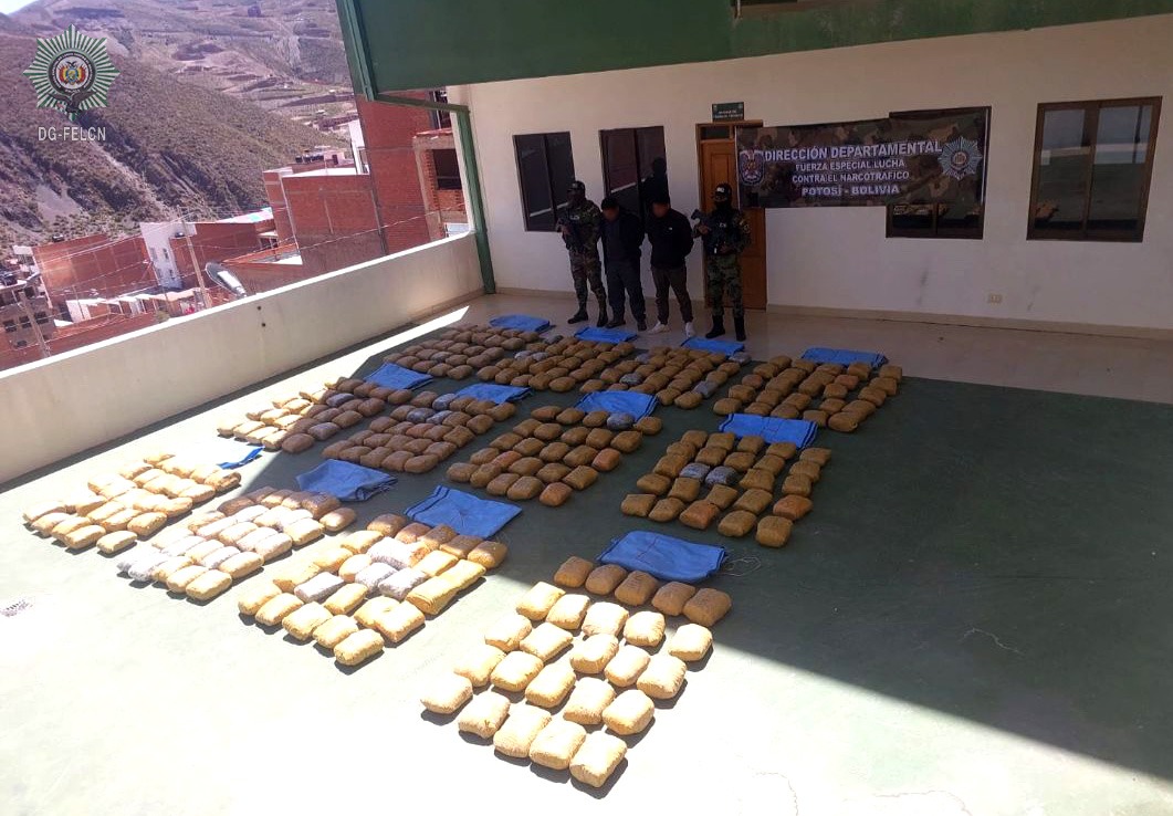 300 PAQUETES DE MARIHUANA SECUESTRADOS