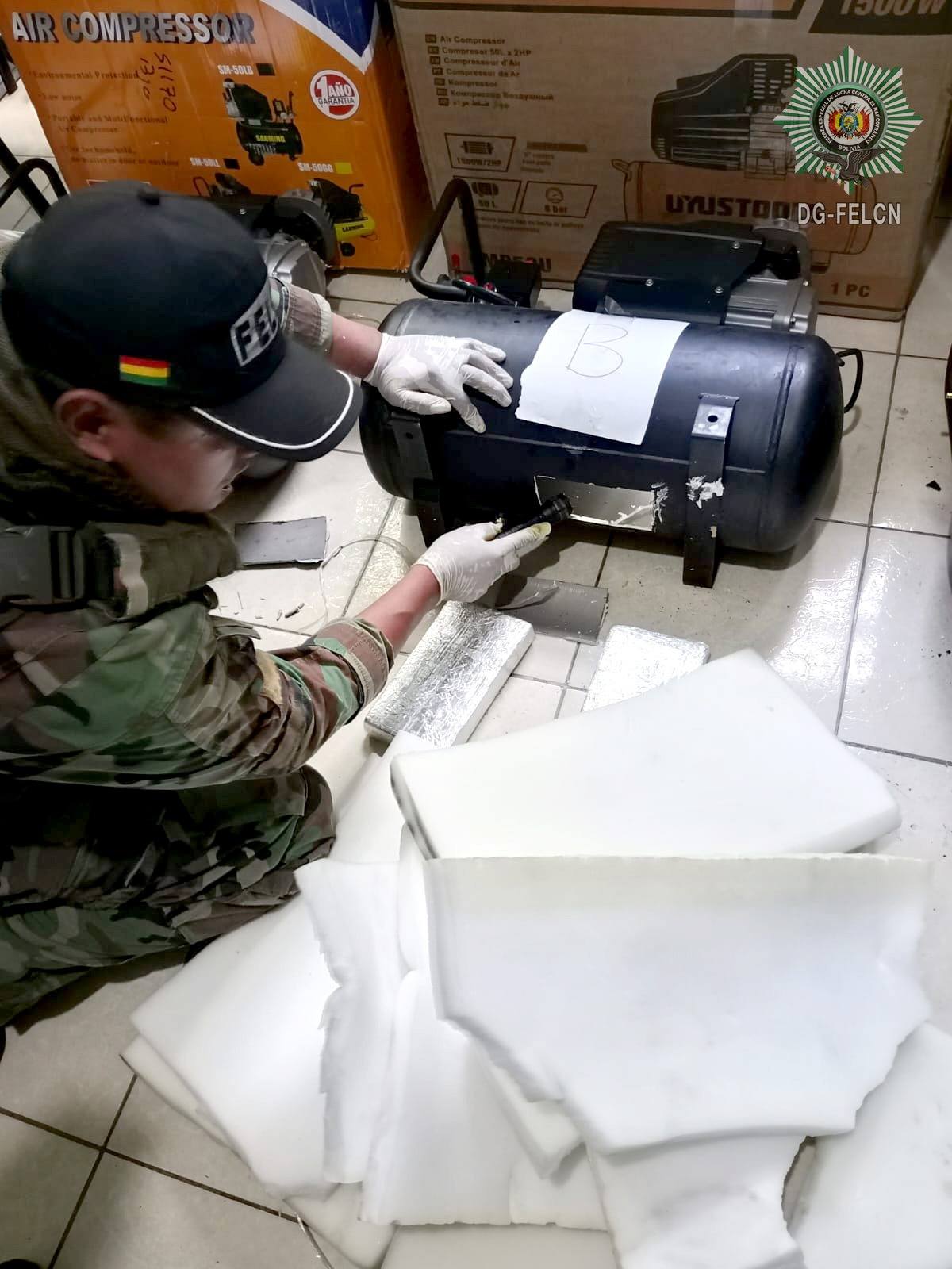 COCAÍNA OCULTA EN EQUIPOS DE AIRE