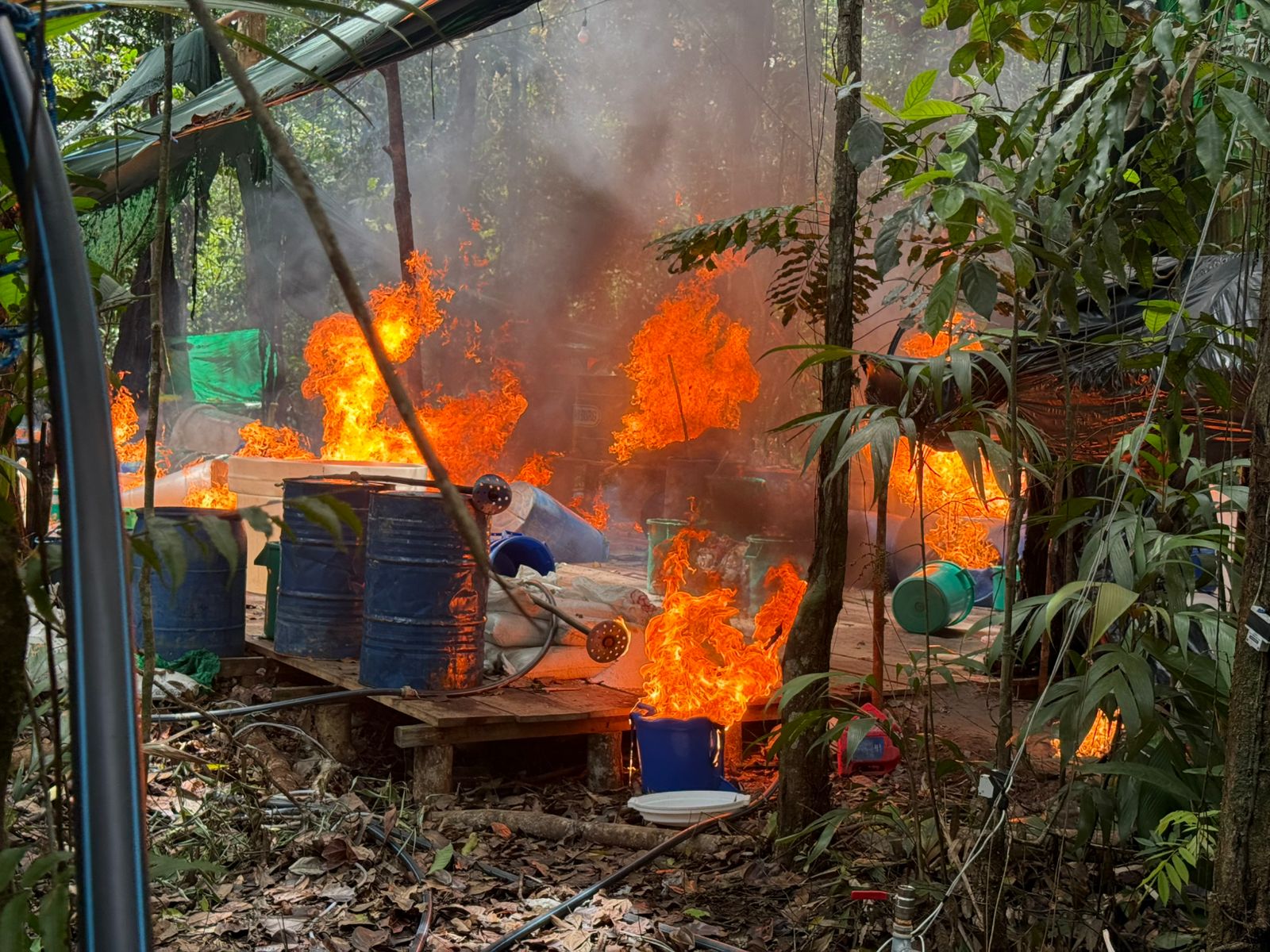 DESTRUCCIÓN E INCINERACIÓN DE LABORATORIO DE COCAÍNA