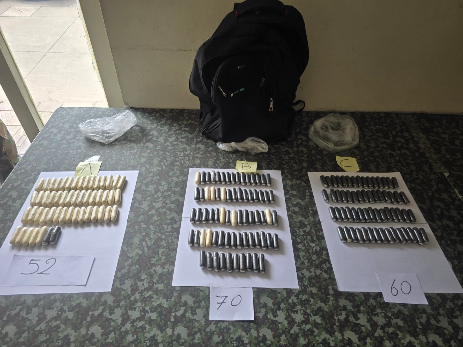 FELCN SECUESTRA 182 CÁPSULAS DE COCAÍNA