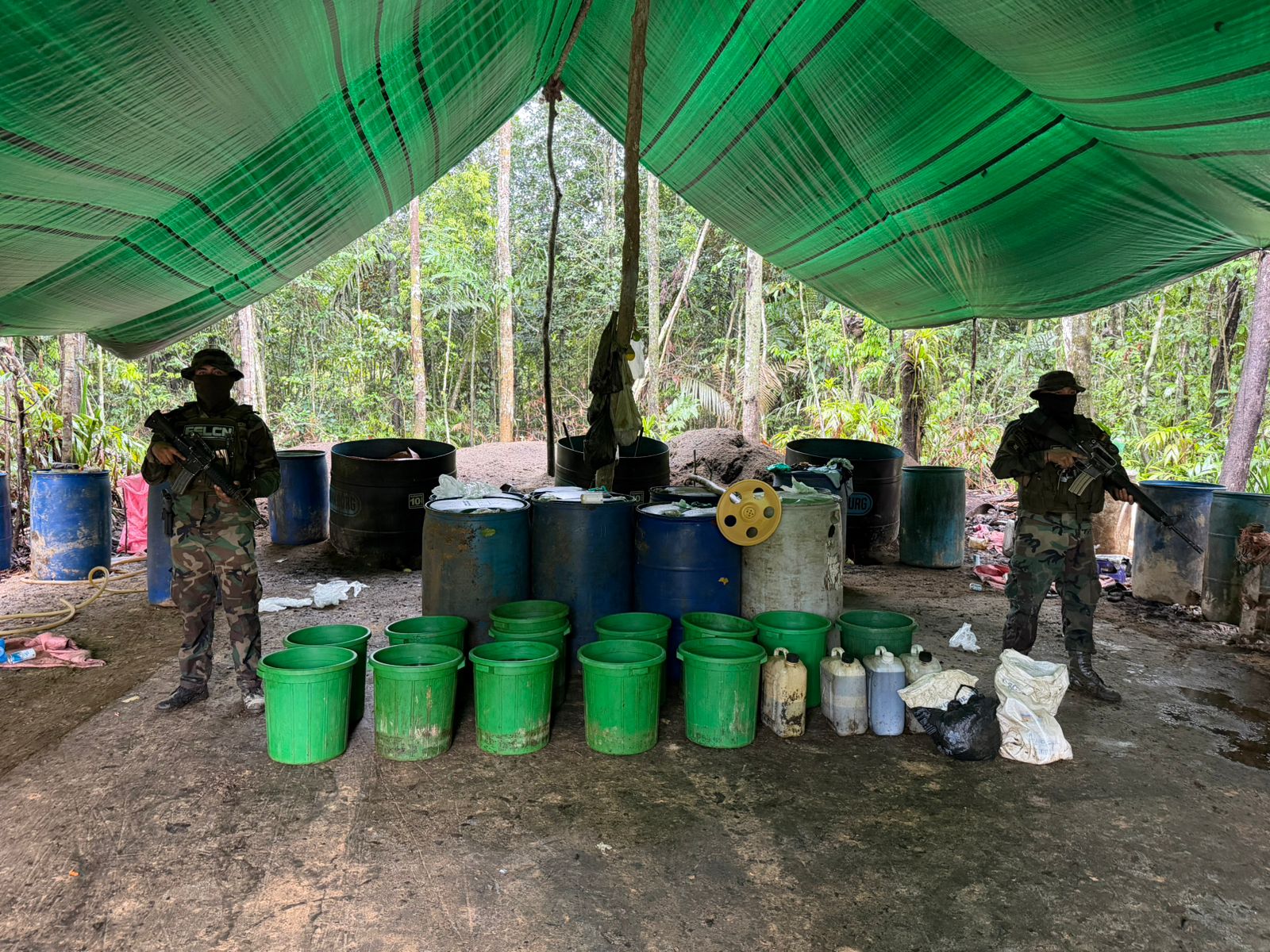 DESTRUCCIÓN E INCINERACIÓN DE FÁBRICAS MÓVILES DE PASTA BASE DE COCAÍNA