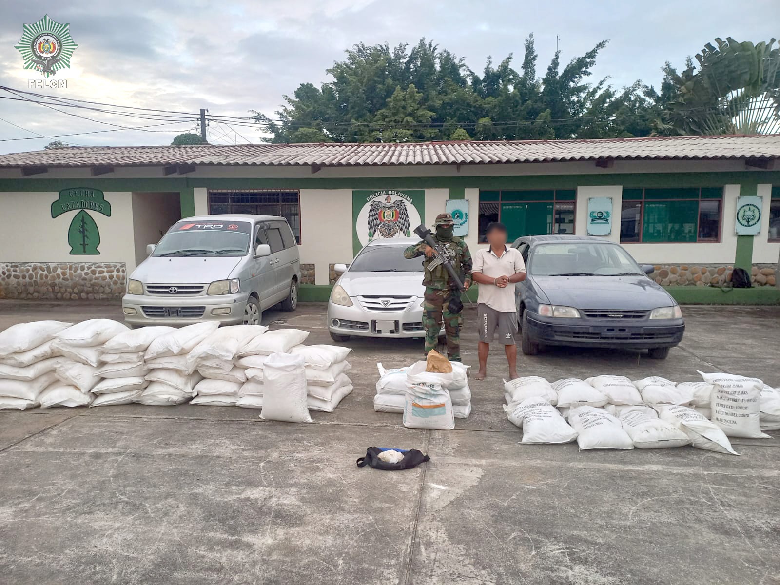 SECUESTRO DE COCAÍNA Y SUSTANCIAS QUÍMICAS SÓLIDAS