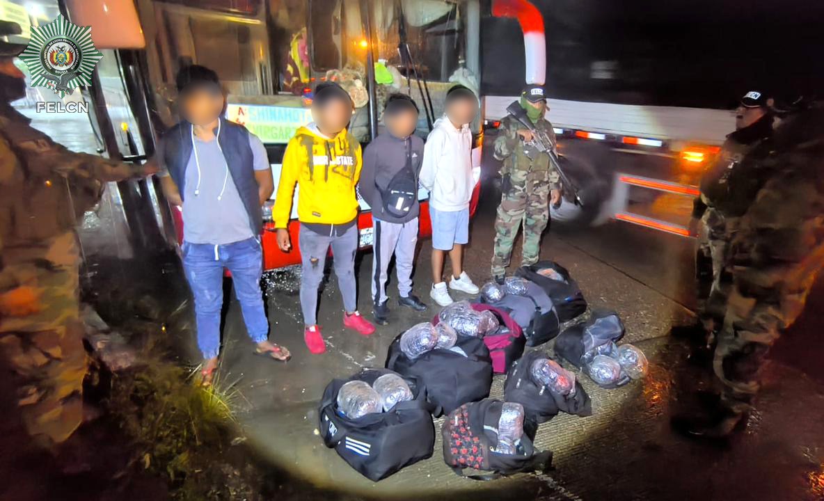 TRANSPORTABAN MARIHUANA EN EQUIPAJES