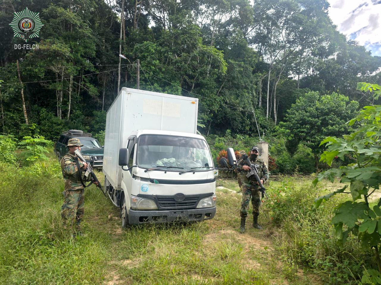 INTERVIENEN FURGÓN CON SUSTANCIAS QUÍMICAS ILÍCITAS
