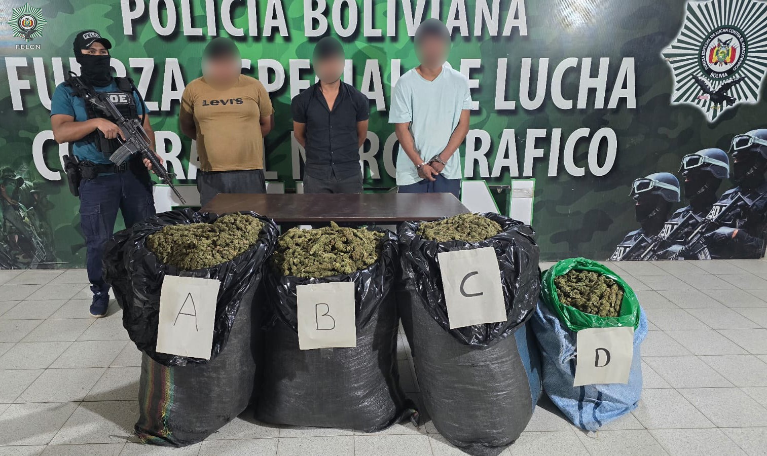 “XXXIX” AÑOS FORMANDO DAMAS Y VARONES POLICÍAS DE ÉLITE