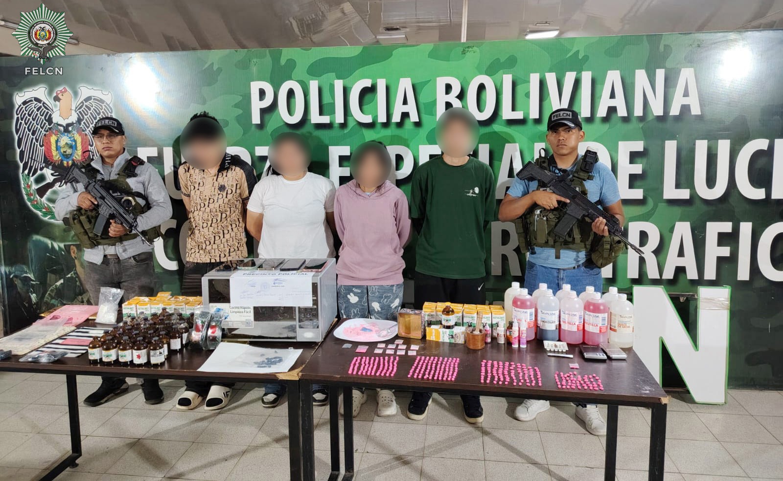 CUATRO APREHENDIDOS TRAS INTERVENCIÓN A UN INMUEBLE