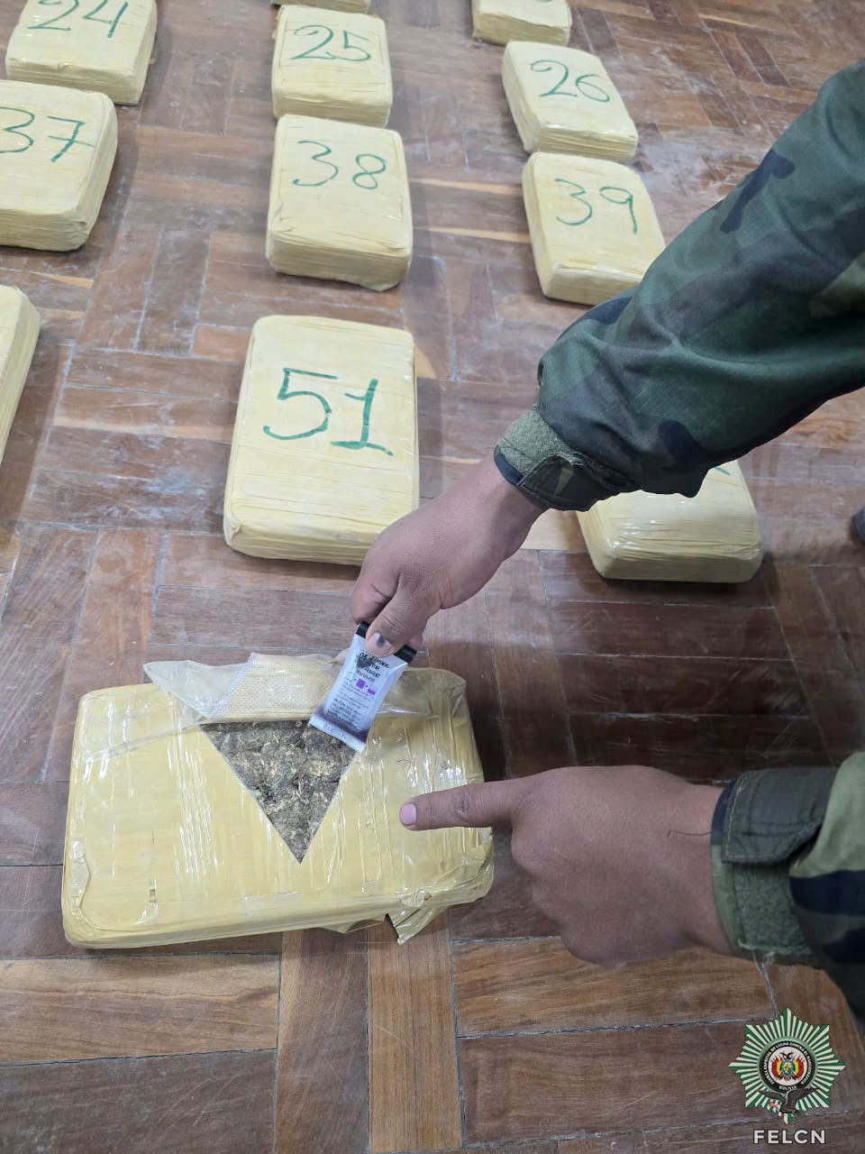 SECUESTRAN 64 PAQUETES DE MARIHUANA EN CHULUMANI