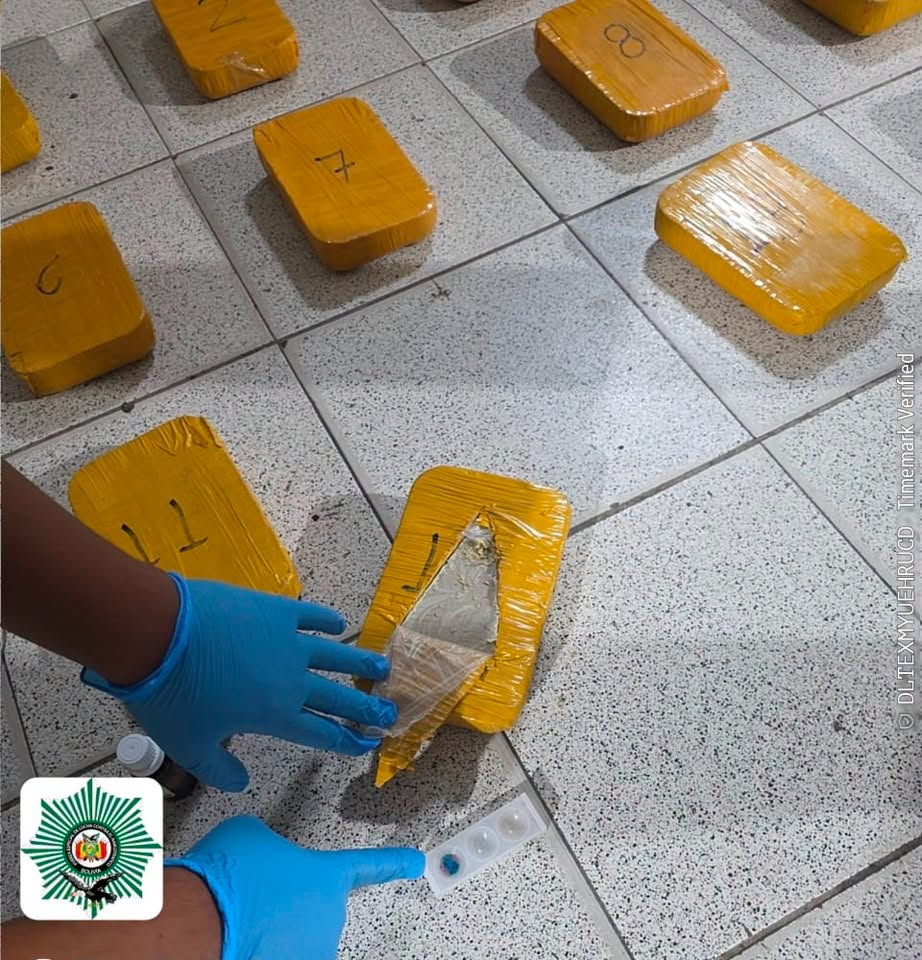 FELCN INTERCEPTA VEHÍCULO CON COCAÍNA